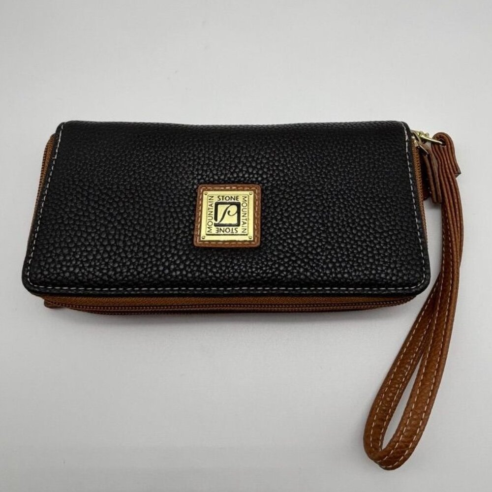 Stone Mountain Bifold Zip-Around Wristlet Wallet Pebbled Leather, in Black & Tan